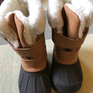 Boys snowboots Sz 5